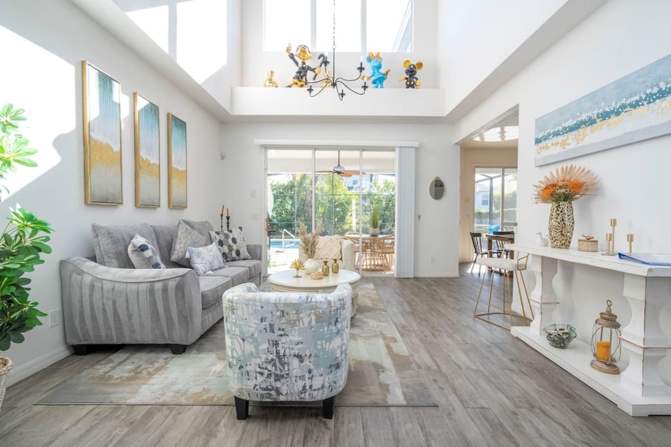 Dream Home with Private Pool - Davenport