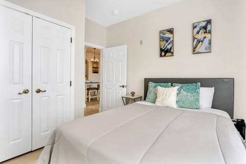 Big Condo 3 bedrooms, Pool