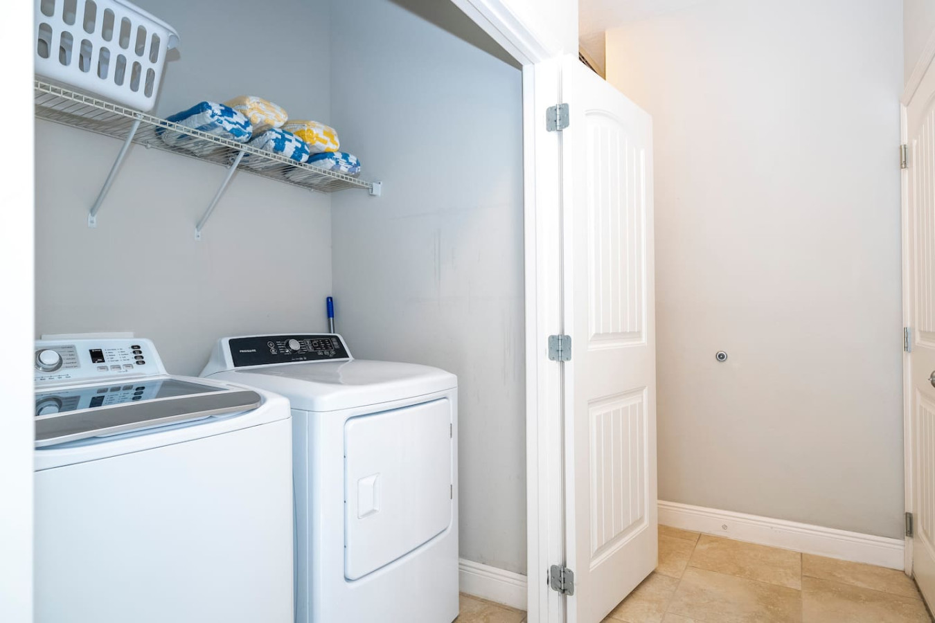 5 Bedrooms, Pool and Resort - Davenport