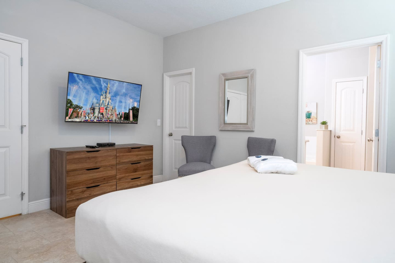 5 Bedrooms, Pool and Resort - Davenport