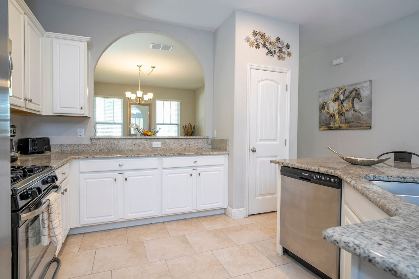 5 Bedrooms, Pool and Resort - Davenport