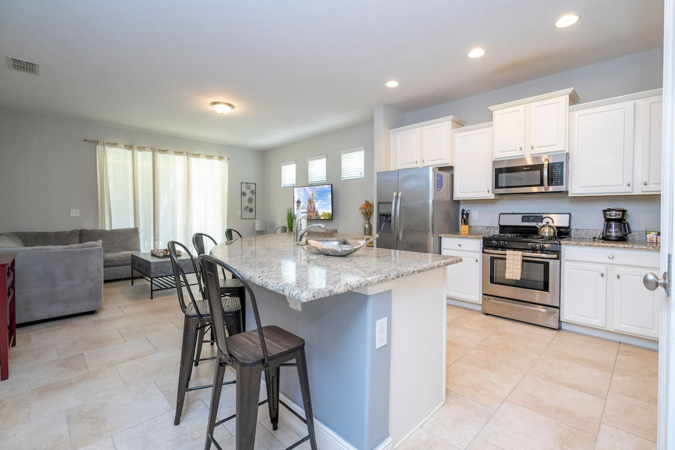 5 Bedrooms, Pool and Resort - Davenport