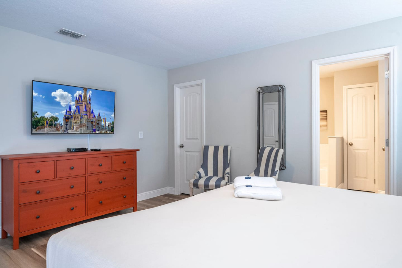 5 Bedrooms, Pool and Resort - Davenport