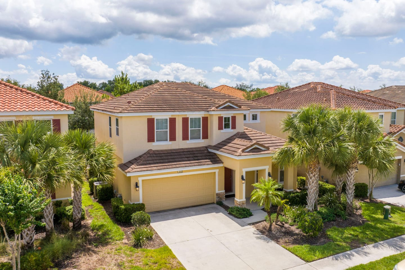 5 Bedrooms, Pool and Resort - Davenport