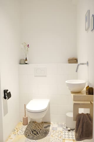 Modern, stylish with great views (100m2)
