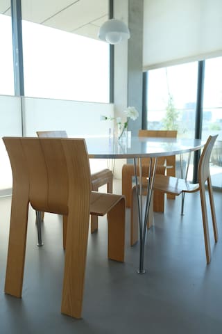 Modern, stylish with great views (100m2)