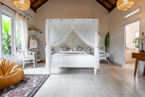 Moon & honey villa