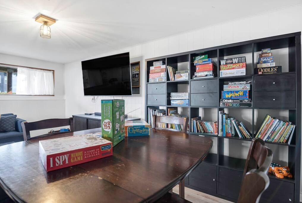 No Fees! Lake WA View | 15 Min > DT, SEA, WorldCup