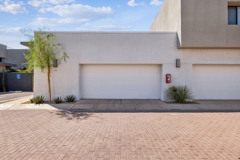 Poolside Oasis | Near Downtown Palm Springs