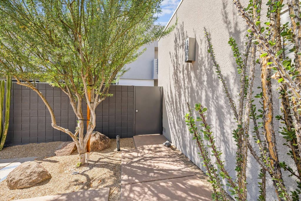 Entrance to the property