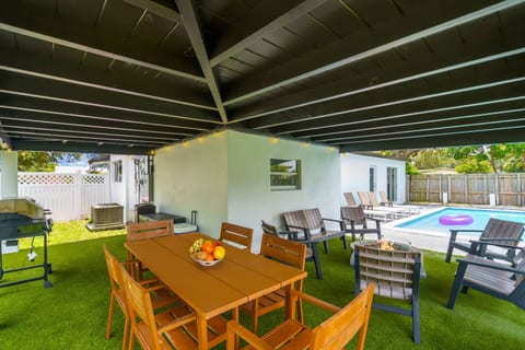 Private Pool Home & Arcades, Firepit & Mini Basket