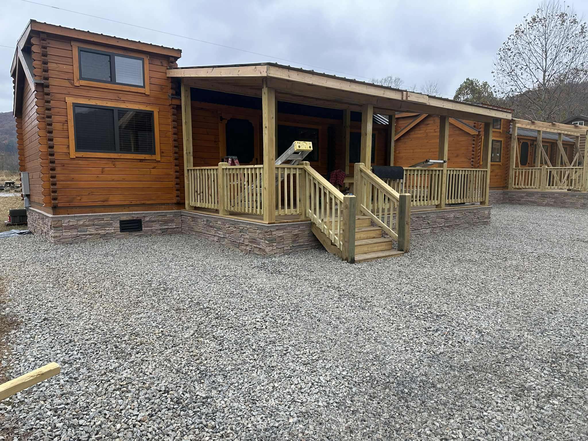 Buck Hill Tiny Home Cabin #2 Mountain & Pond Views