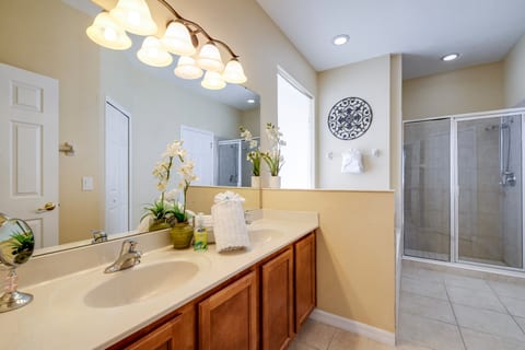 Master En-Suite