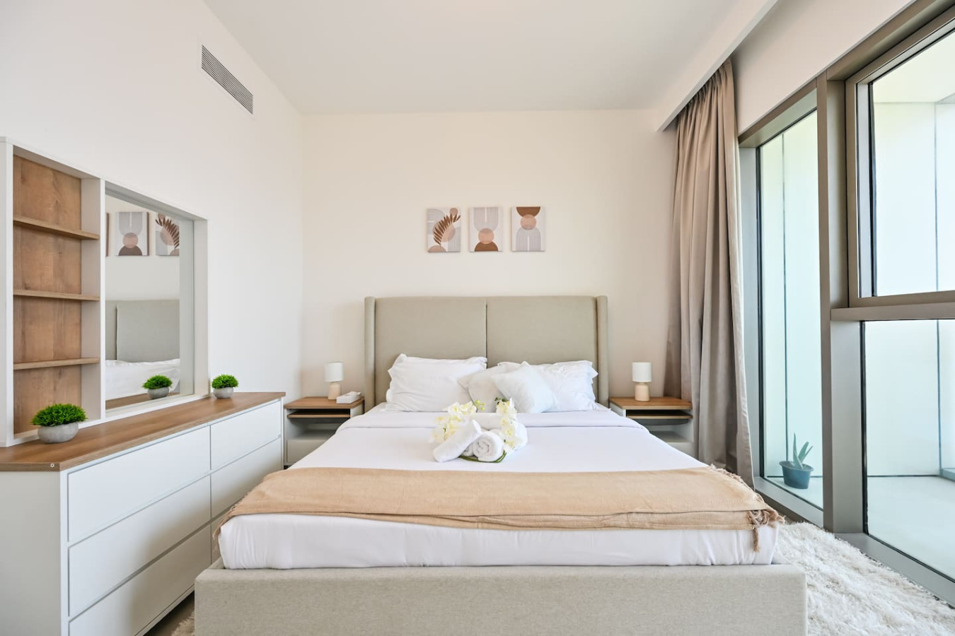 burj-khalifa-view-or-luxury-2br-or-gymandpool/