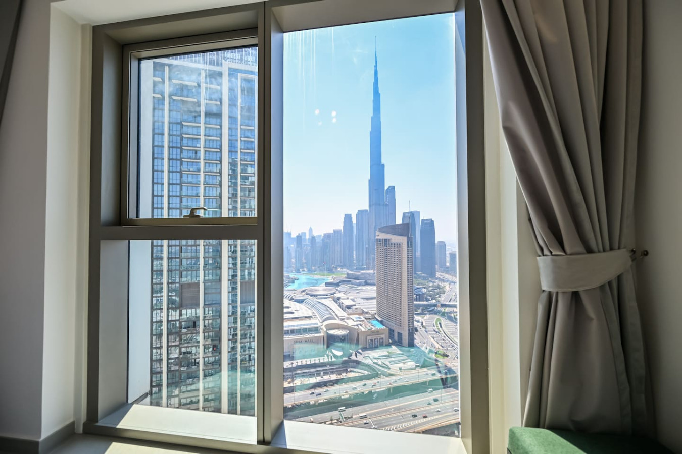 burj-khalifa-view-or-luxury-2br-or-gymandpool/