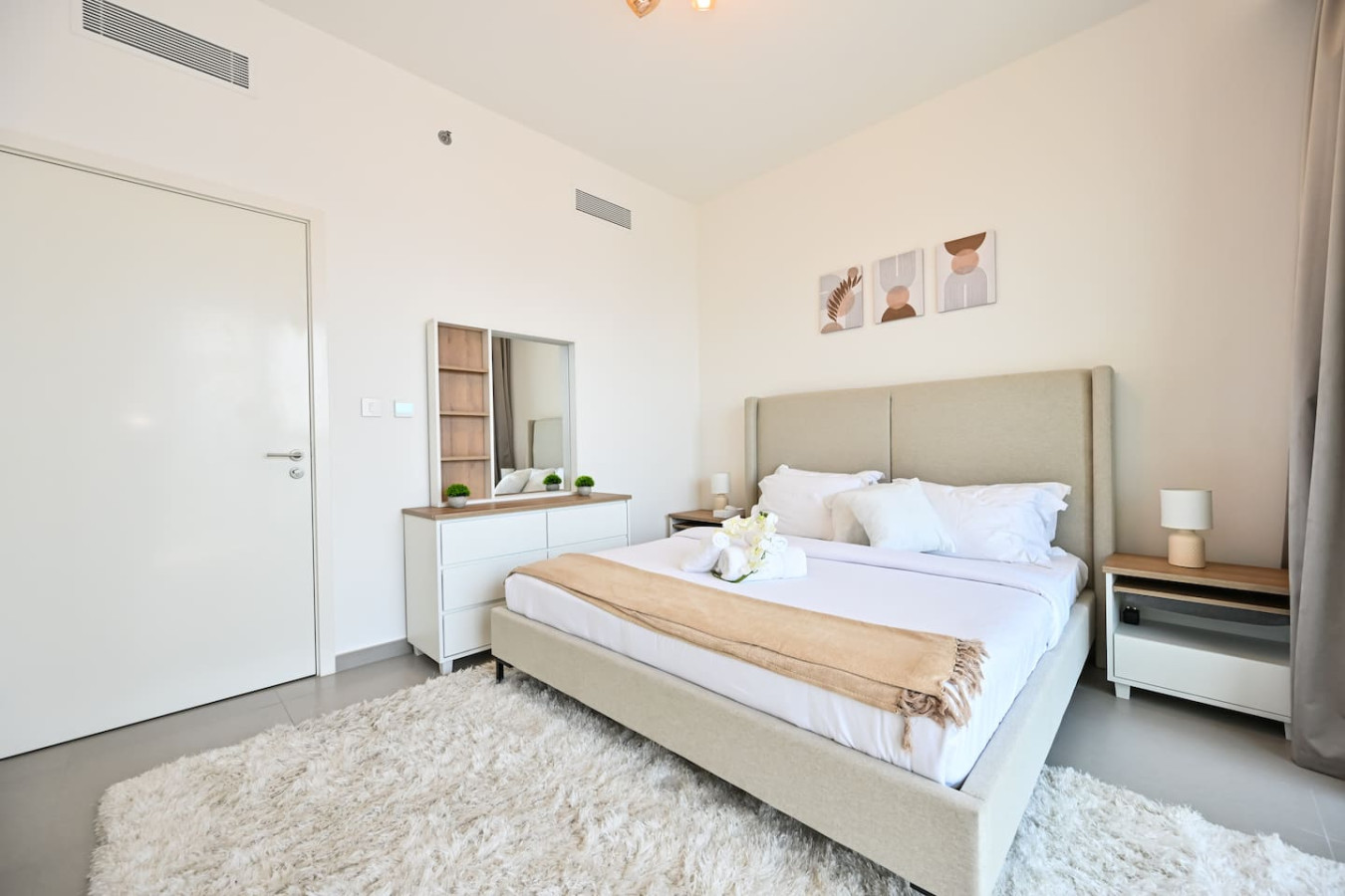 burj-khalifa-view-or-luxury-2br-or-gymandpool/