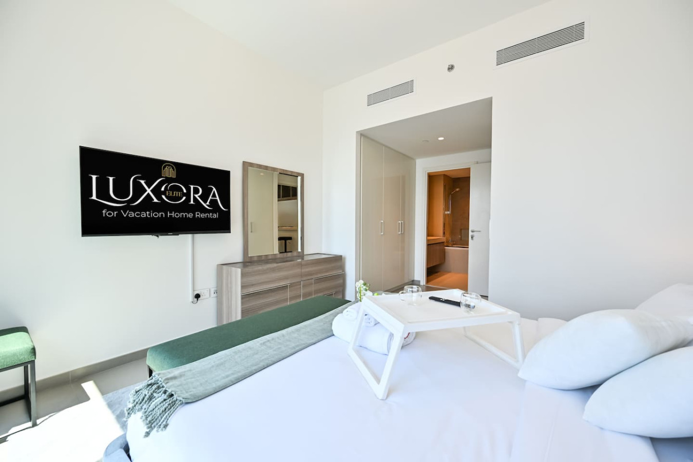 burj-khalifa-view-or-luxury-2br-or-gymandpool/