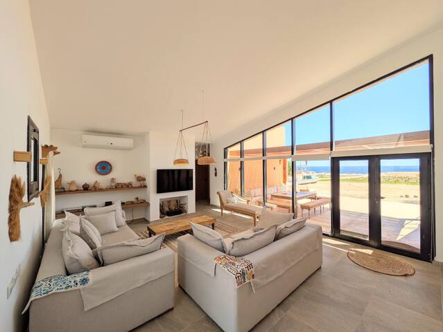 Sea front 3BR Villa in Soma bay