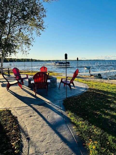 Large Lake front home, great for bigger families! image 3