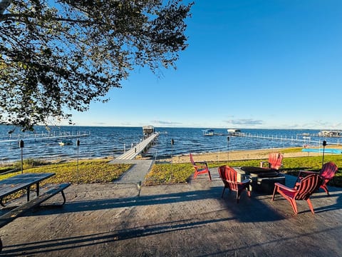 Large Lake front home, great for bigger families! image 1