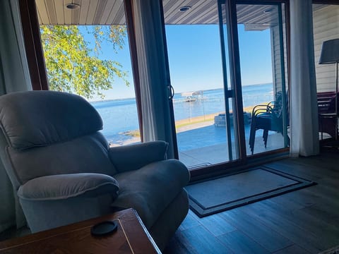 Large Lake front home, great for bigger families! image 5