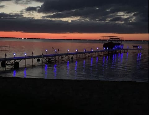 Lakefront living at its best!