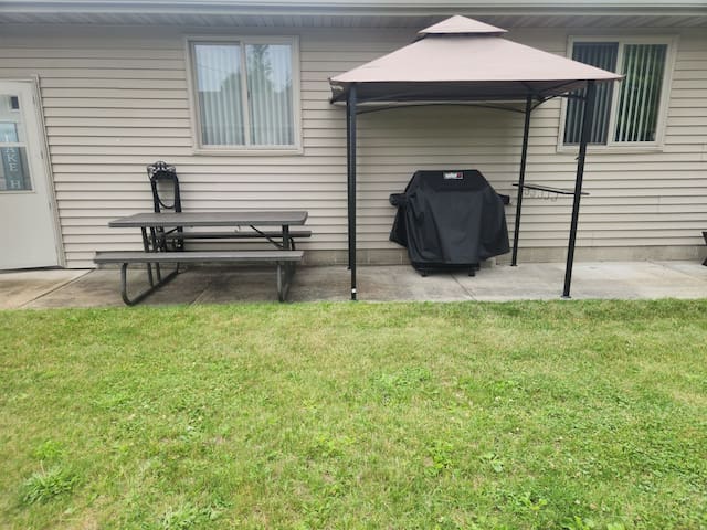 Lakefront living at its best!