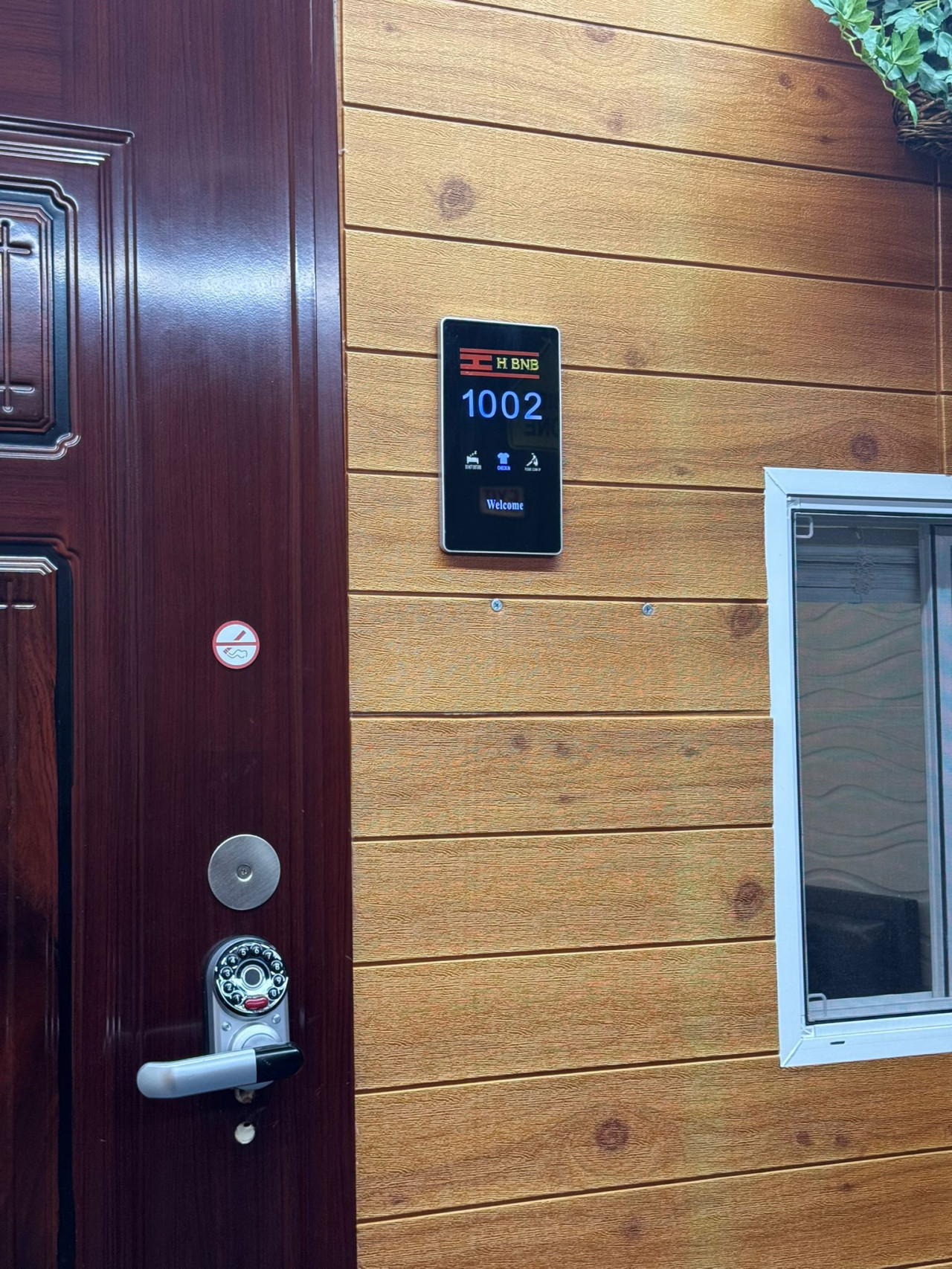 Best Pick | Private Room w/ Free Coffee and WiFi