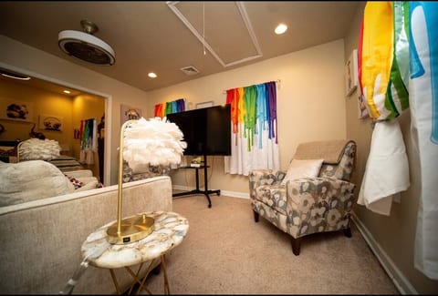 Shawmont Chateau Rainbow Suite