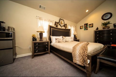 Shawmont Chateau Safari Suite