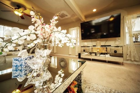 Shawmont Chateau Safari Suite