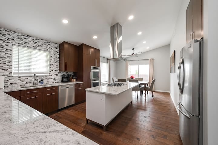 Chef's Kitchen, King Bed by GM Orion, Shops/Dining - Orion charter Township