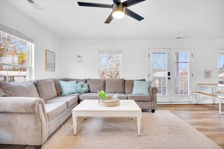 Centennial @ CB/Sleeps 8/GameRm/Island Greenway