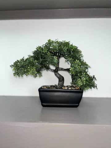 7 Min to IAH! Cozy Getaway w/WIFI & Free Parking! - Houston