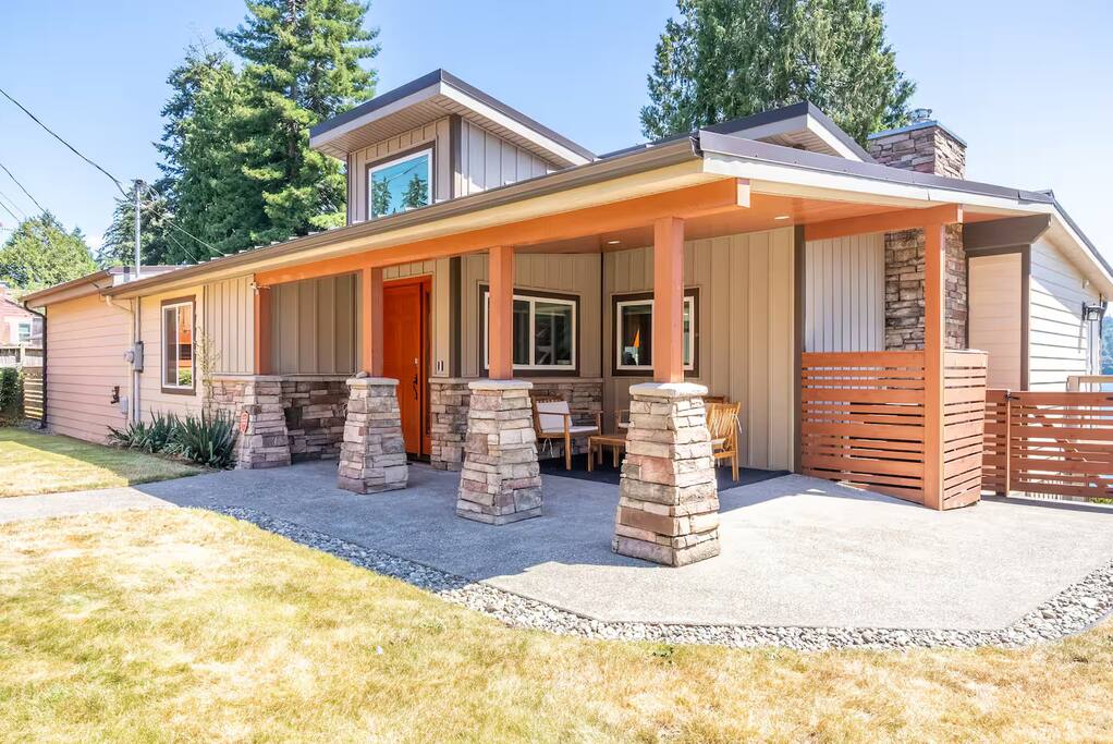 stunning-views!-pvt-beach+hottub+kayak+-mt-rainier/