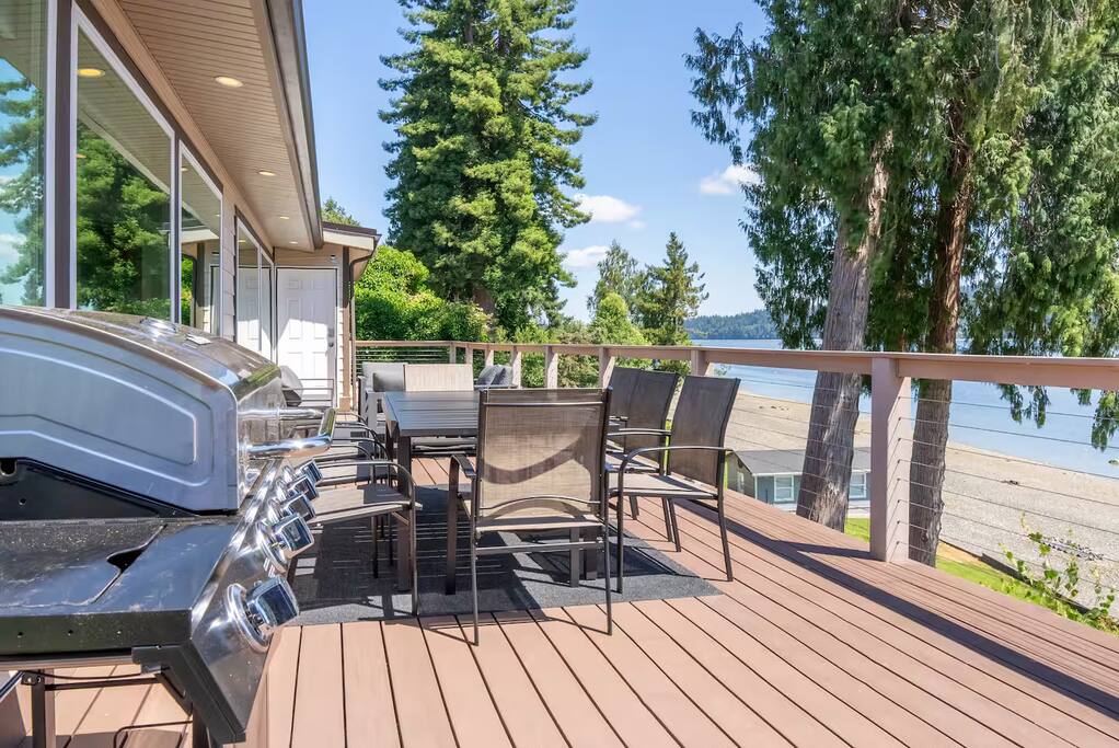 stunning-views!-pvt-beach+hottub+kayak+-mt-rainier/