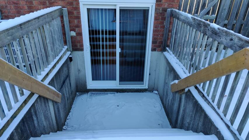 cozy-private-queen-suite/