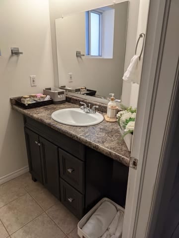 Cozy Private Queen Suite