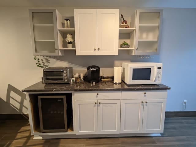 cozy-private-queen-suite/