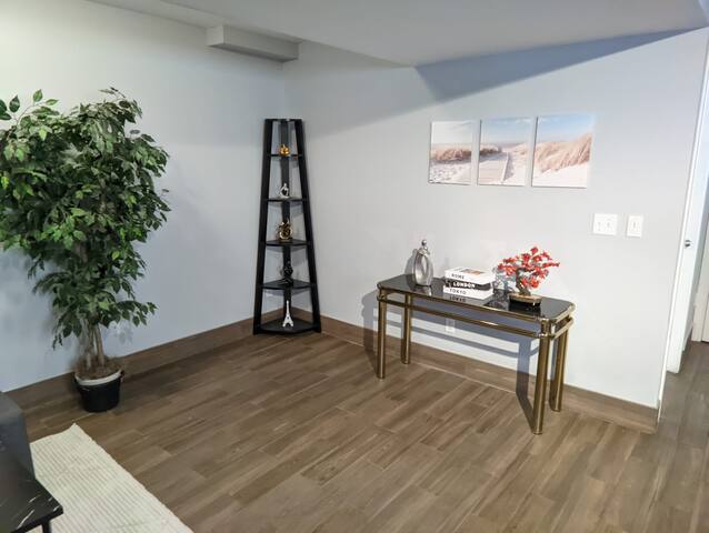 cozy-private-queen-suite/