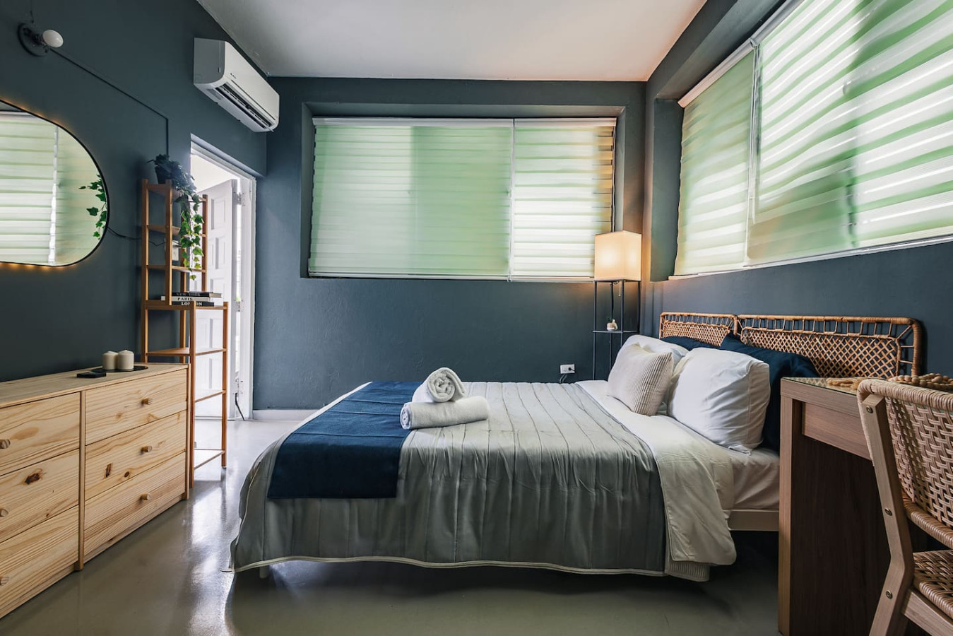 San Juan Stay - 2BR Apartment with Patio