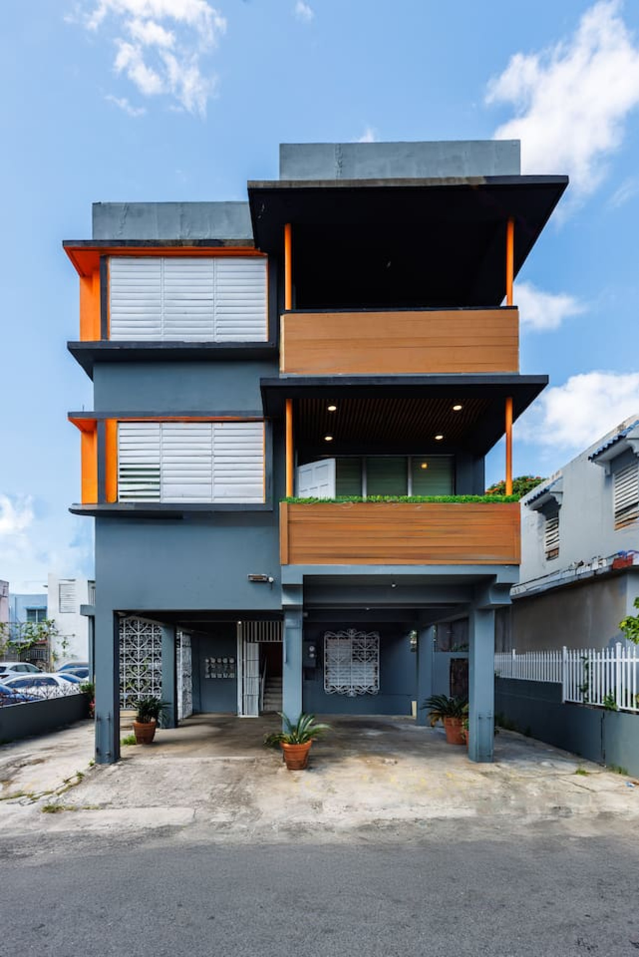 Spain Lagoon | San Juan | Private Patio