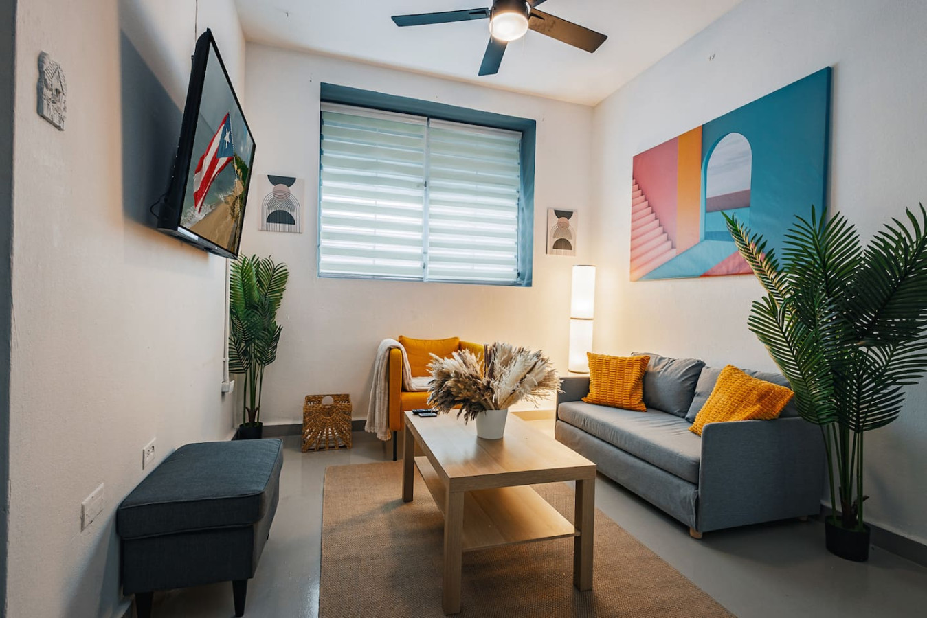 San Juan Stay - 2BR Apartment with Patio