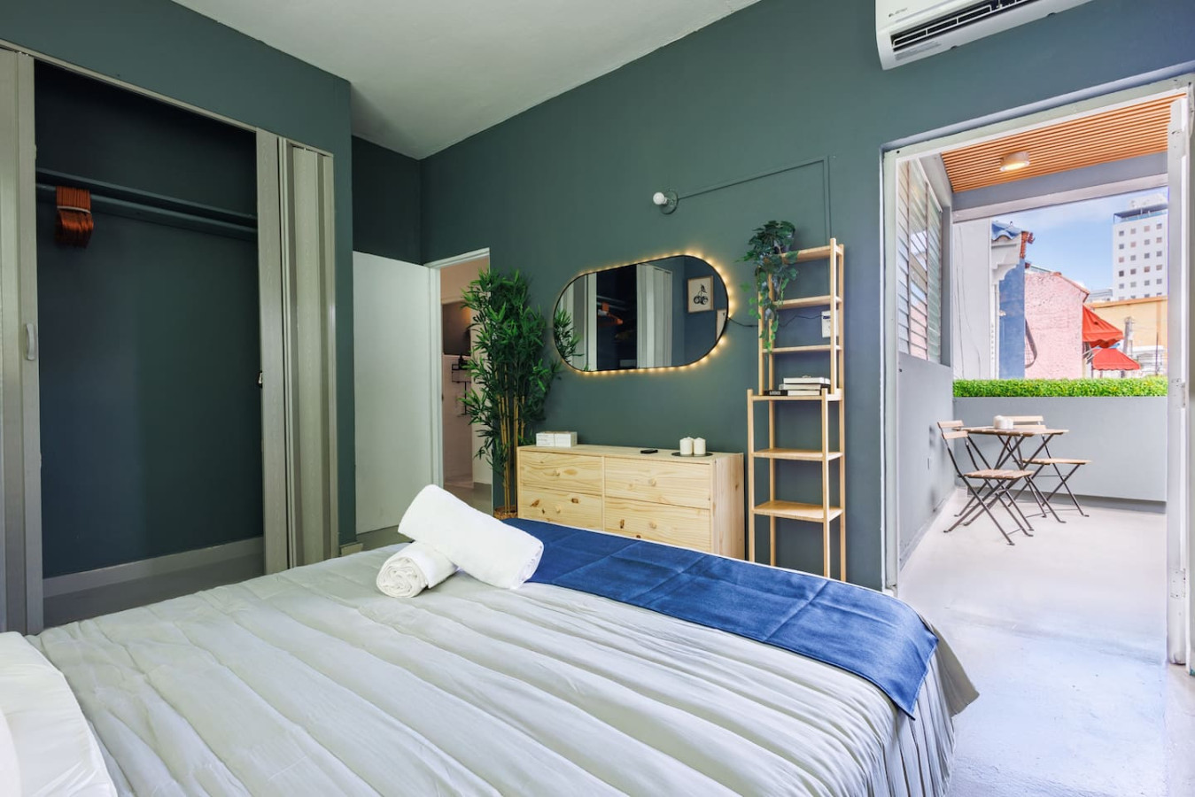 Spain Lagoon | San Juan | Private Patio