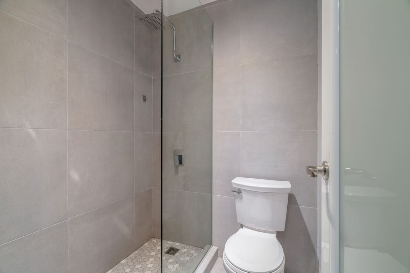 oceanside-pool-balcony/