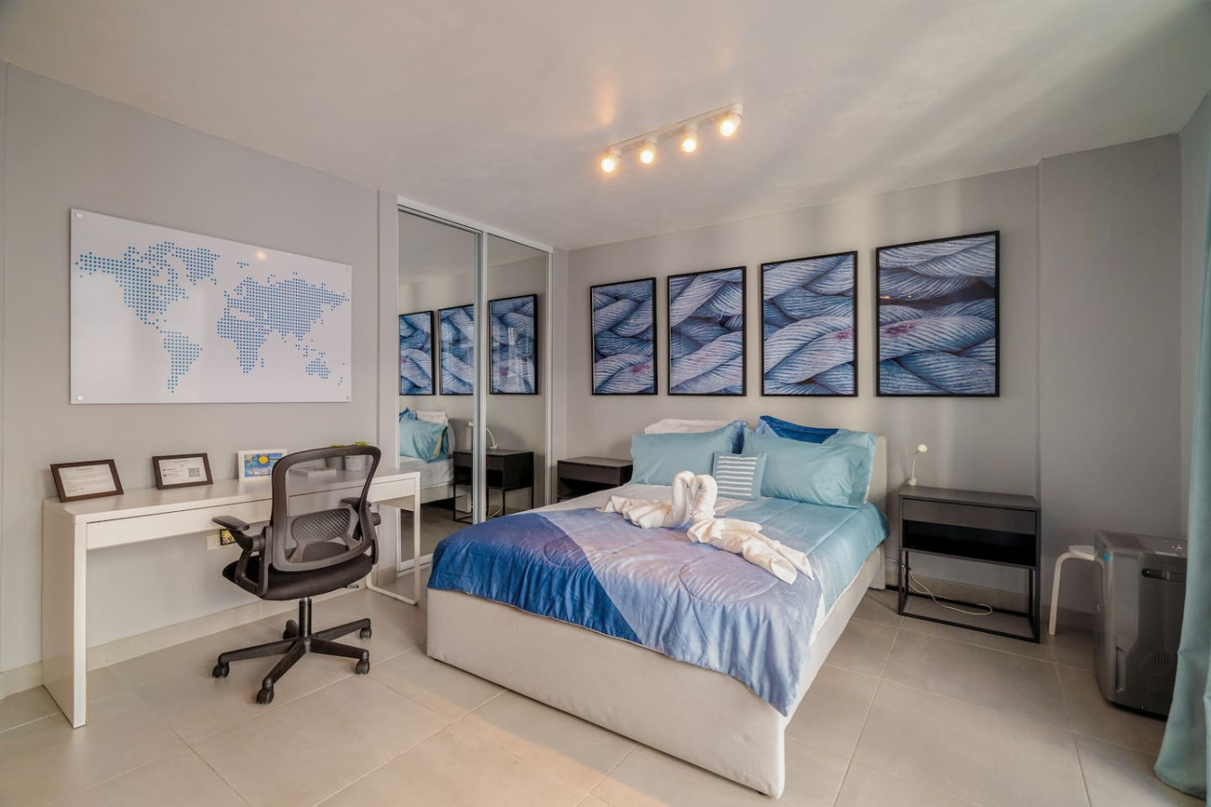 OceanSide - Pool Balcony