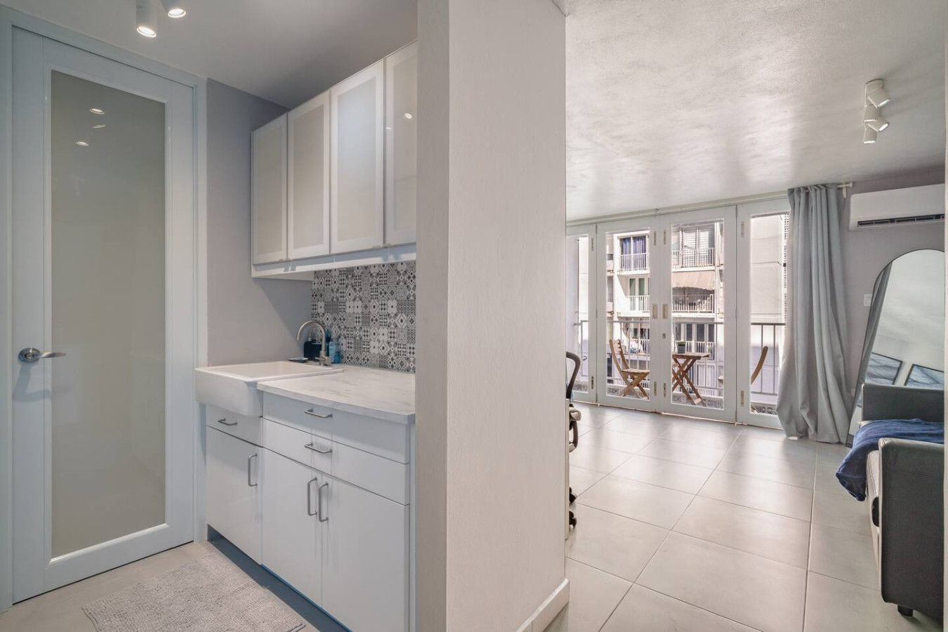 oceanside-pool-balcony/