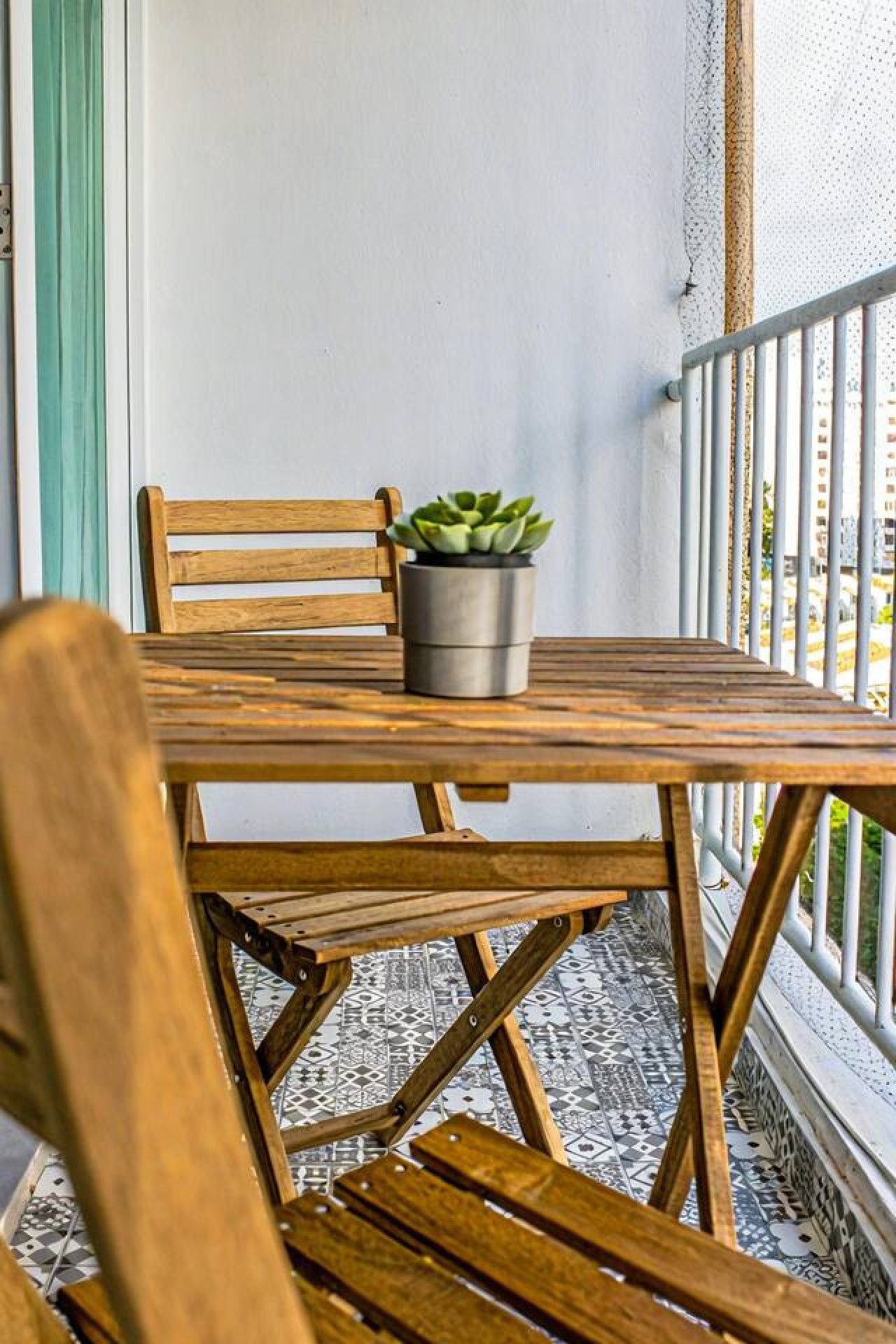 oceanside-pool-balcony/