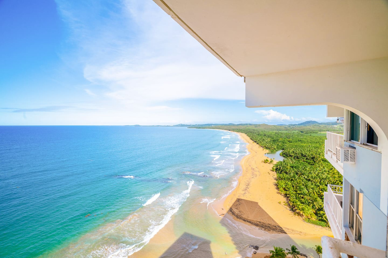 Captain’s Beachfront Luquillo Beach House