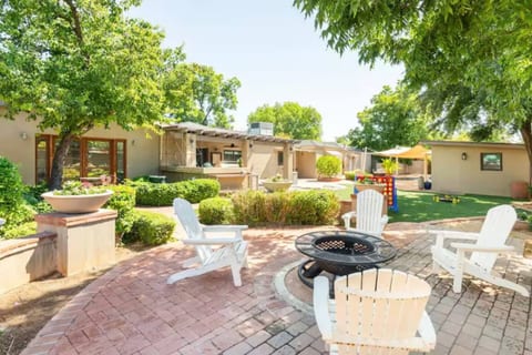 Desert Oasis: 5BR Home with Pool & Firepit